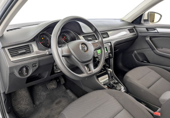 Подержанный автомобиль Volkswagen Bora Sedan 2022 года (16 фото)