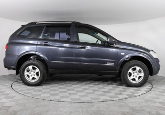 Подержанный автомобиль SsangYong Kyron 2008 года (4 фото)