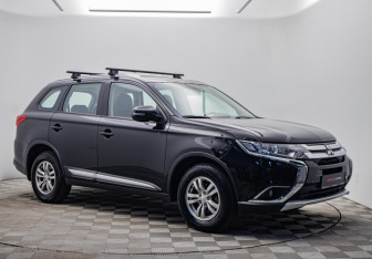 Подержанный автомобиль Mitsubishi Outlander 2016 года (7 фото)