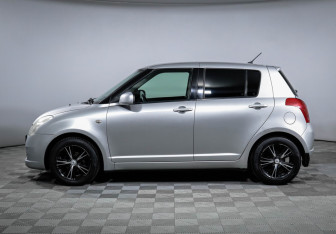 Подержанный автомобиль Suzuki Swift Hatchback 2007 года (8 фото)