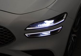 Подержанный автомобиль Genesis G70 2021 года (31 фото)