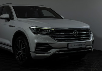 Подержанный автомобиль Volkswagen Touareg 2019 года (21 фото)