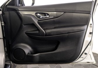 Подержанный автомобиль Nissan X-Trail 2018 года (25 фото)