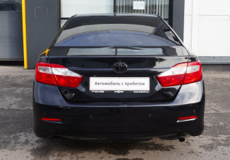 Подержанный автомобиль Toyota Camry Sedan 2014 года (6 фото)