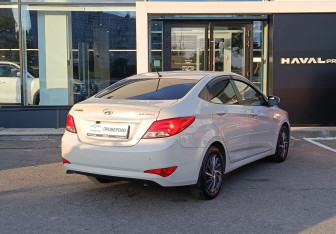 Подержанный автомобиль Hyundai Solaris Sedan 2015 года (5 фото)