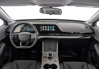 Подержанный автомобиль Omoda C5 2024 года (14 фото)