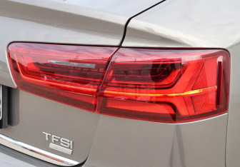 Подержанный автомобиль Audi A6 Sedan 2014 года (23 фото)