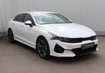 Подержанный автомобиль Kia K5 2021 года (3 фото)