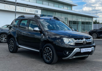 Подержанный автомобиль Renault Duster 2016 года (3 фото)