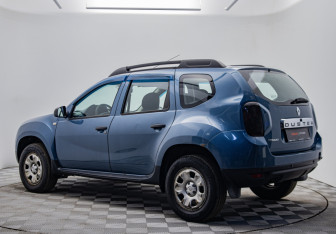 Подержанный автомобиль Renault Duster 2012 года (3 фото)
