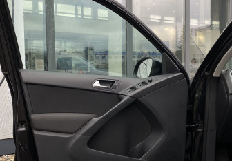 Подержанный автомобиль Volkswagen Tiguan 2011 года (16 фото)