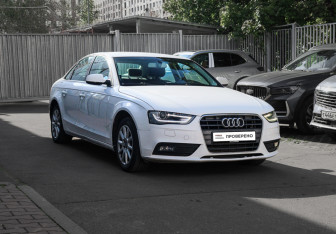 Подержанный автомобиль Audi A4 Sedan 2012 года (3 фото)