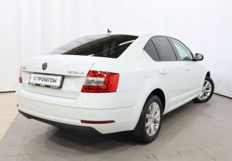 Подержанный автомобиль Skoda Octavia Liftback 2017 года (4 фото)