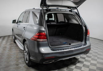 Подержанный автомобиль Mercedes-Benz GLE 2016 года (17 фото)