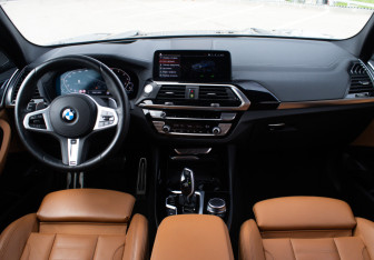 Подержанный автомобиль BMW X3 2020 года (13 фото)