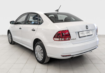 Подержанный автомобиль Volkswagen Polo Sedan 2019 года (7 фото)