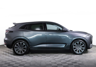 Подержанный автомобиль Changan UNI-K 2022 года (4 фото)