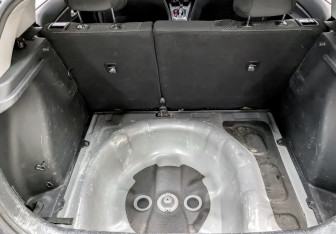 Подержанный автомобиль Kia Rio Hatchback 2021 года (10 фото)