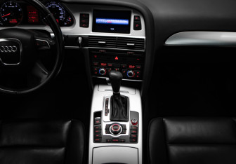 Подержанный автомобиль Audi A6 Sedan 2010 года (17 фото)