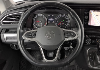 Подержанный автомобиль Volkswagen Multivan 2020 года (22 фото)