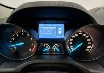 Подержанный автомобиль Ford Kuga 2013 года (23 фото)