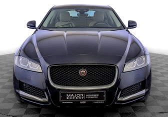 Подержанный автомобиль Jaguar XF Sedan 2019 года (2 фото)