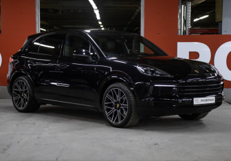Подержанный автомобиль Porsche Cayenne 2021 года (3 фото)