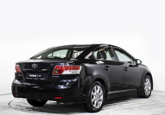 Подержанный автомобиль Toyota Avensis Sedan 2011 года (5 фото)