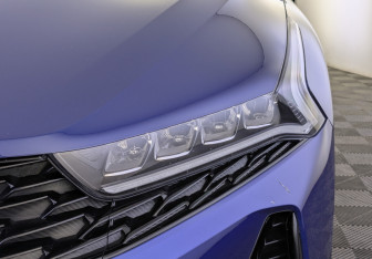 Подержанный автомобиль Kia K5 2020 года (11 фото)
