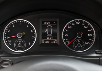 Подержанный автомобиль Volkswagen Tiguan 2015 года (12 фото)