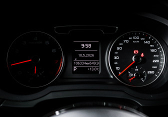 Подержанный автомобиль Audi Q3 2016 года (11 фото)