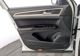 Подержанный автомобиль Volkswagen Teramont 2019 года (19 фото)