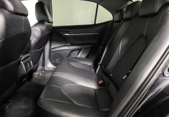 Подержанный автомобиль Toyota Camry Sedan 2021 года (10 фото)