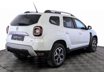 Подержанный автомобиль Renault Duster 2021 года (5 фото)