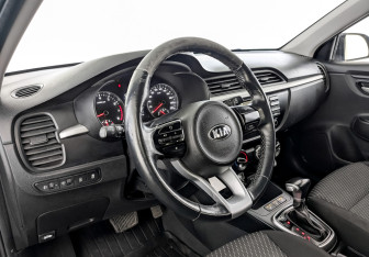 Подержанный автомобиль Kia Rio Hatchback 2020 года (16 фото)