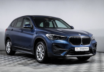 Подержанный автомобиль BMW X1 2021 года (3 фото)