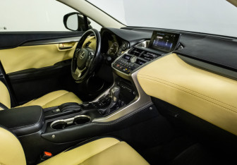 Подержанный автомобиль Lexus NX 2015 года (9 фото)