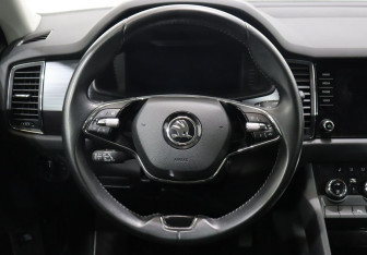 Подержанный автомобиль Skoda Kodiaq 2022 года (15 фото)