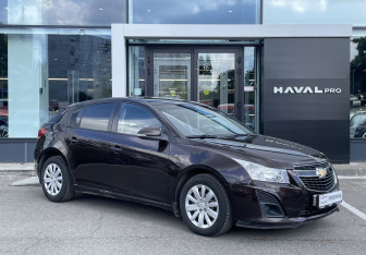 Подержанный автомобиль Chevrolet Cruze Hatchback 2014 года (3 фото)