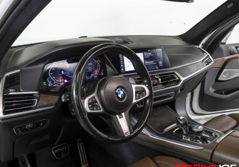 Подержанный автомобиль BMW X7 2019 года (14 фото)