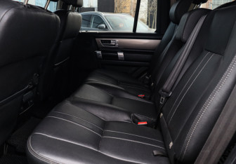 Подержанный автомобиль Land Rover Discovery 2014 года (8 фото)