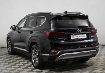 Подержанный автомобиль Hyundai Santa Fe 2019 года (7 фото)