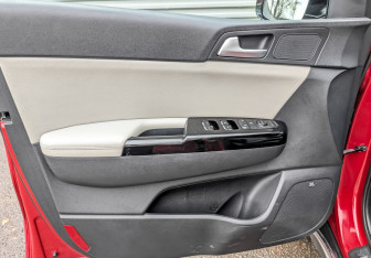 Подержанный автомобиль Kia Sportage 2016 года (19 фото)