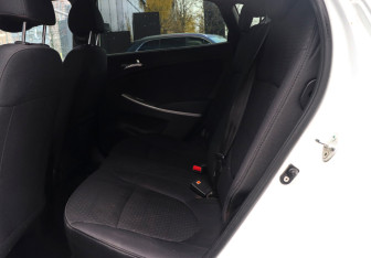 Подержанный автомобиль Hyundai Solaris Hatchback 2013 года (10 фото)