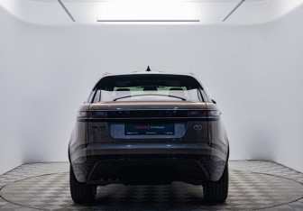 Подержанный автомобиль Land Rover Range Rover Velar 2018 года (4 фото)