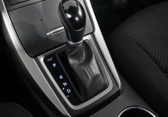 Подержанный автомобиль Hyundai Elantra Sedan 2015 года (9 фото)