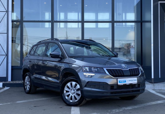 Подержанный автомобиль Skoda Karoq 2020 года (3 фото)