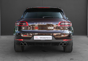 Подержанный автомобиль Porsche Macan 2016 года (5 фото)