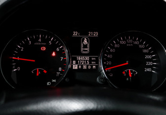 Подержанный автомобиль Nissan Qashqai 2012 года (11 фото)