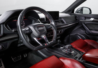 Подержанный автомобиль Audi SQ5 2019 года (14 фото)